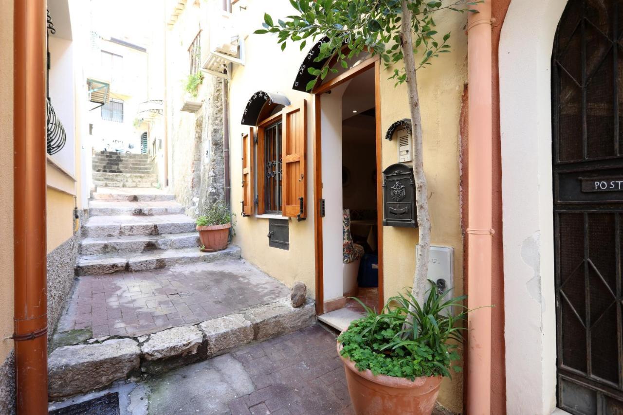 Porta Catania & Duomo Cozy Apartment Ταορμίνα Εξωτερικό φωτογραφία